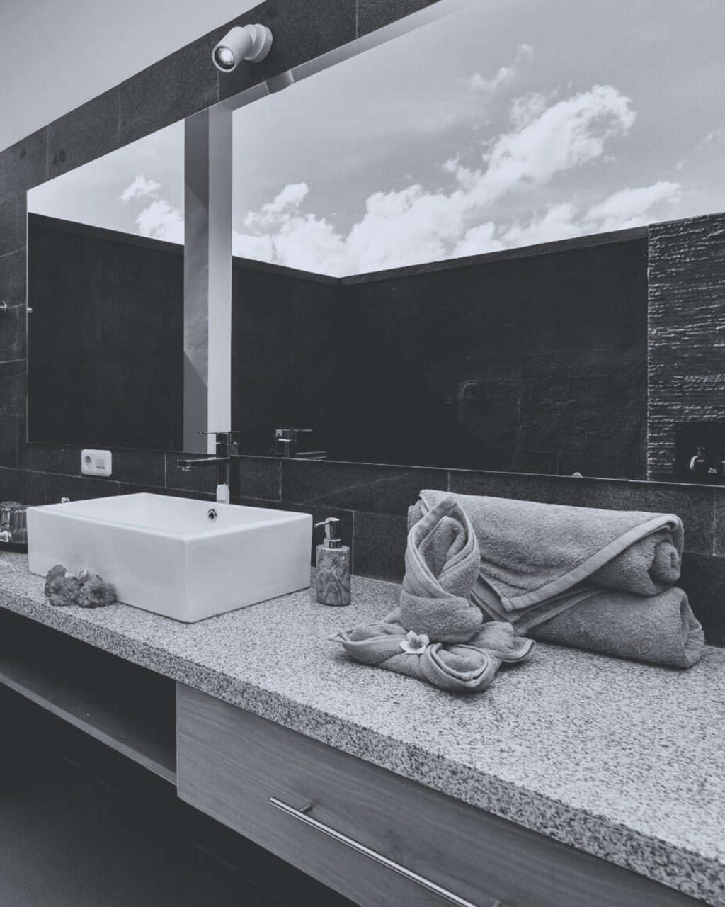 Instagram post from themanikkalisada. This post is in position 0.