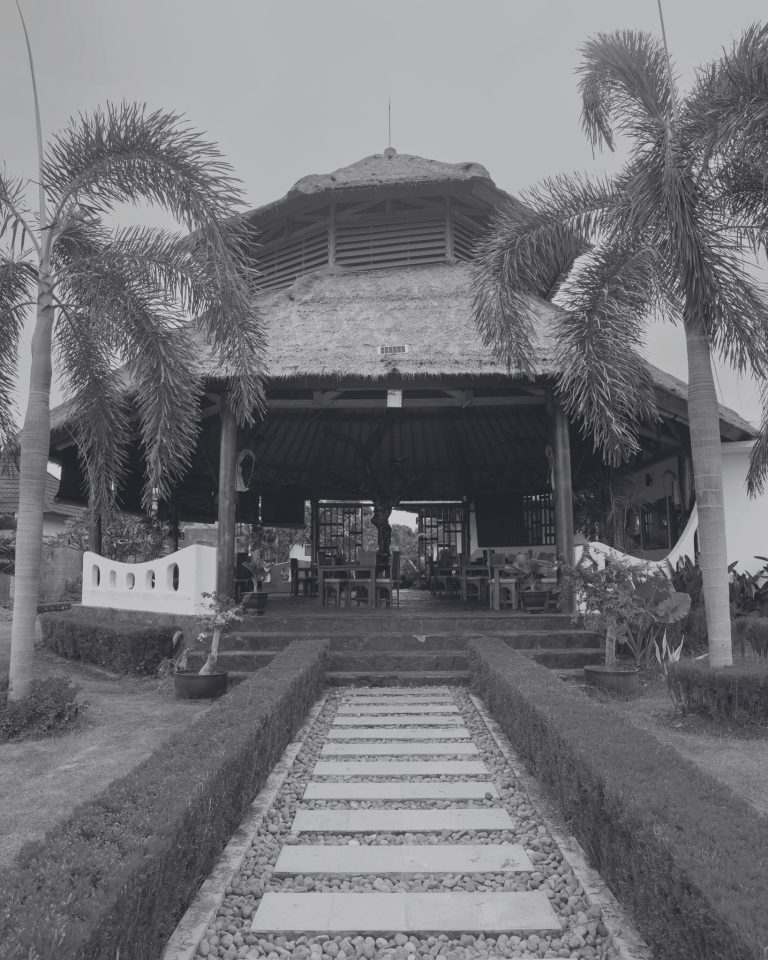 Instagram post from themanikkalisada. This post is in position 7.