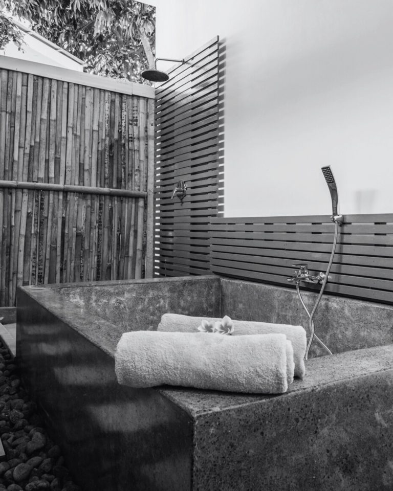 Instagram post from themanikkalisada. This post is in position 3.